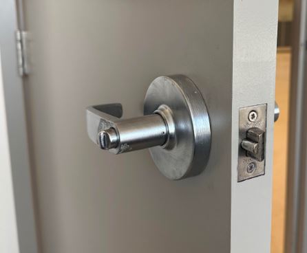 Door lock installation - Locksmith Mizner's Preserve - Premier Locksmith Delray Beach